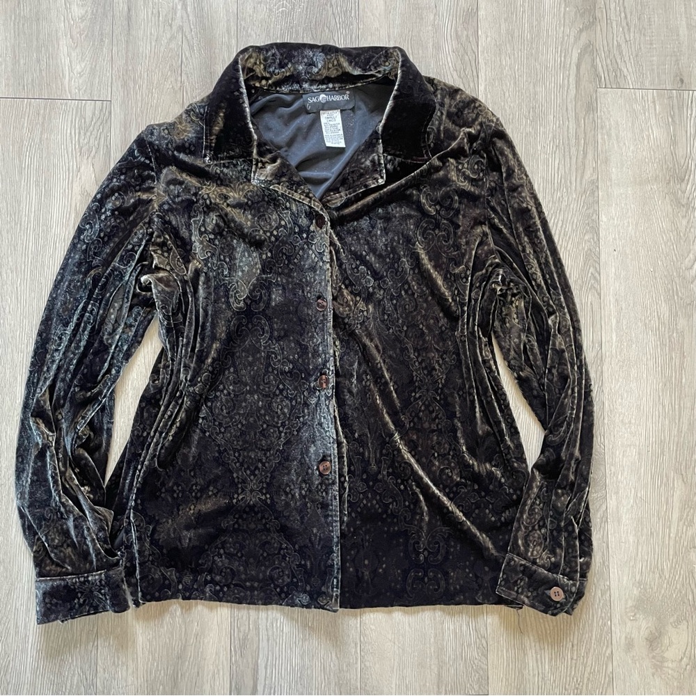 Sag Harbor black velvet paisley button up shirt Size S